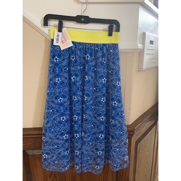 💙💛XS LuLaRoe Lola💛💙 lace Skirt - Picture 2 of 5